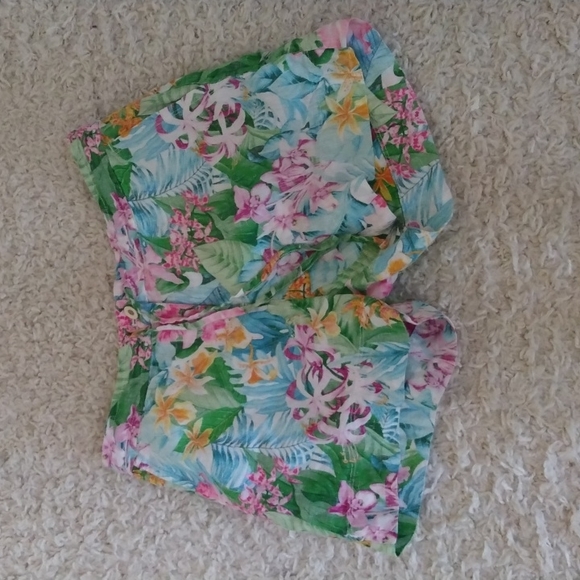 Tommy Bahama Pants - Tommy Bahama Size S/P Floral Linen Shorts.
